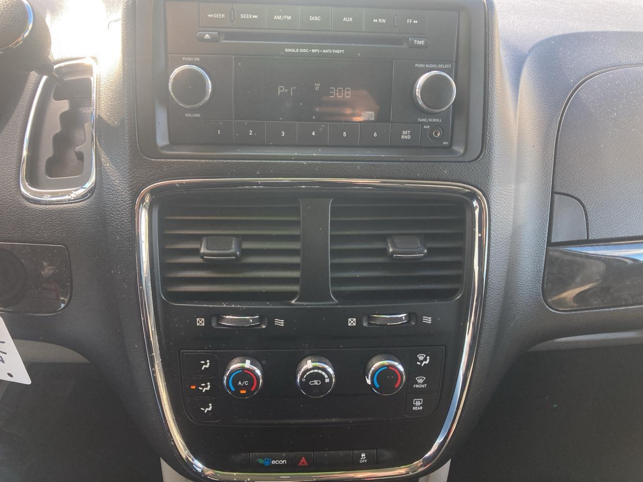 2016 Dodge Grand Caravan Canada Value Package-Low Km-Very Clean Photo