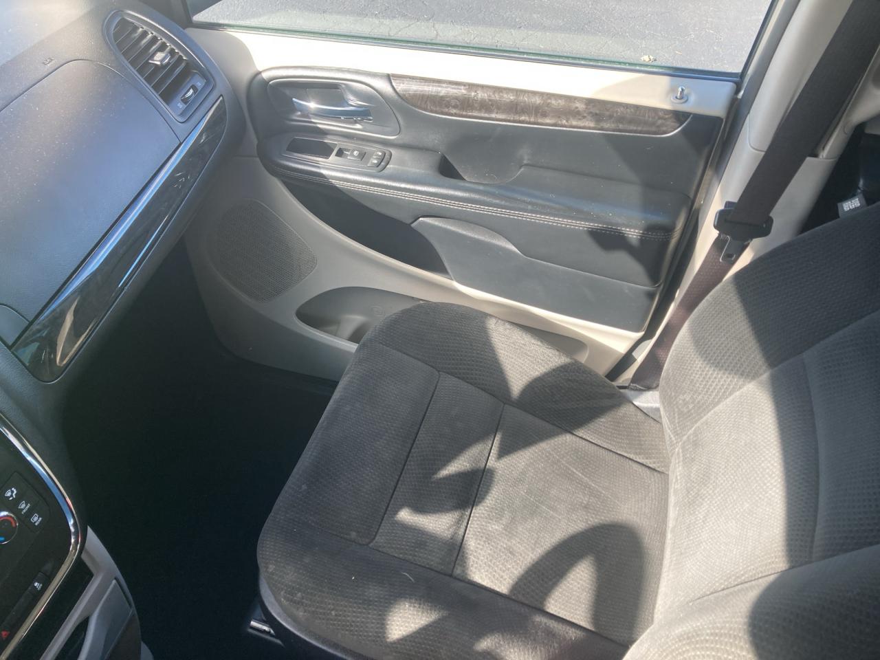 2016 Dodge Grand Caravan Canada Value Package-Low Km-Very Clean Photo