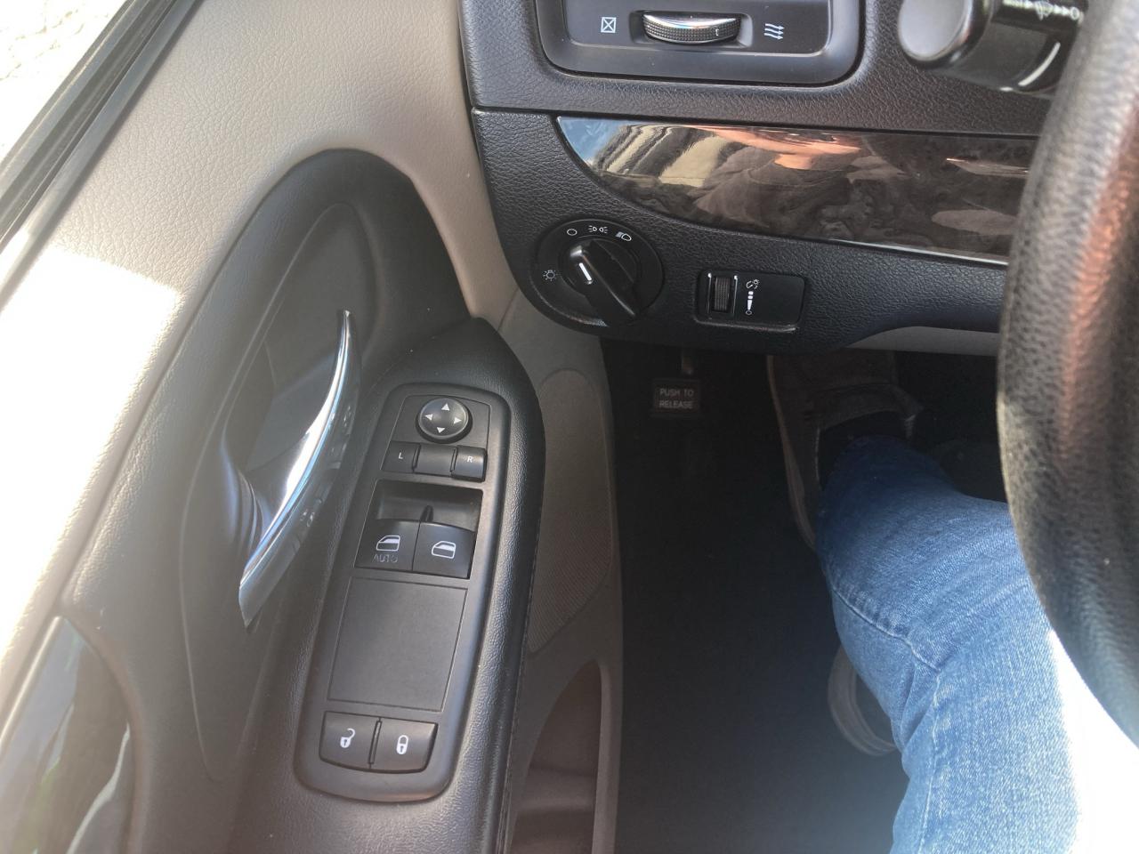 2016 Dodge Grand Caravan Canada Value Package-Low Km-Very Clean Photo