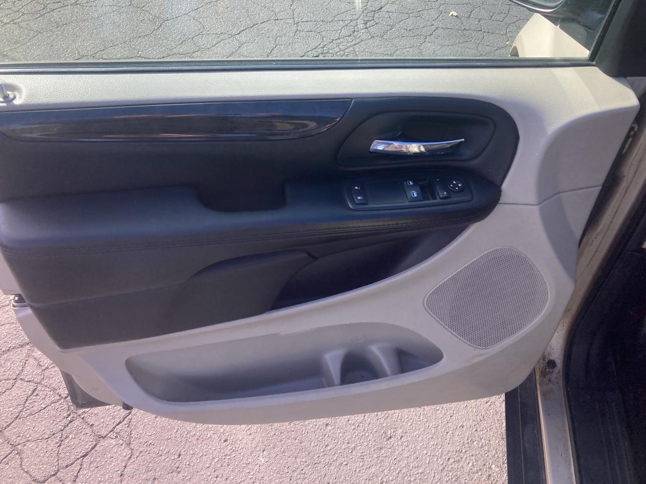 2016 Dodge Grand Caravan Canada Value Package-Low Km-Very Clean Photo