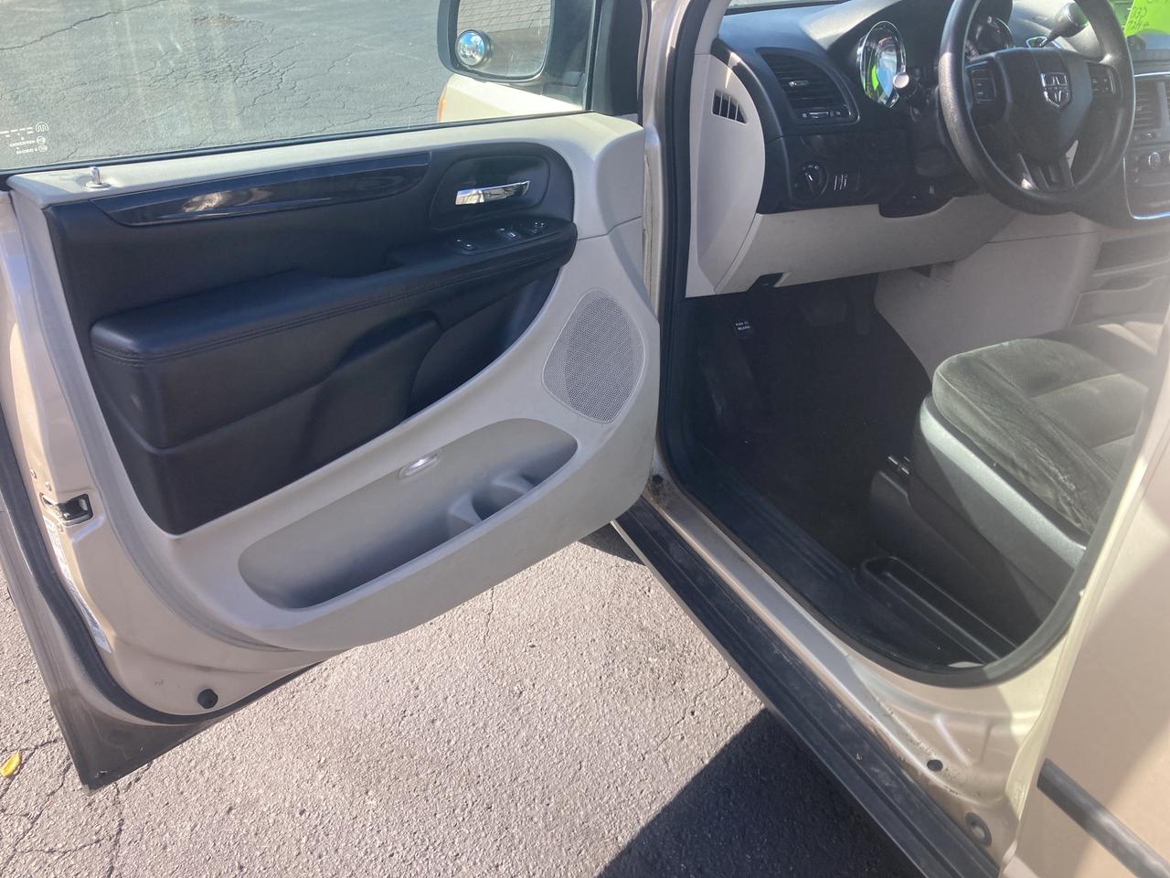 2016 Dodge Grand Caravan Canada Value Package-Low Km-Very Clean Photo