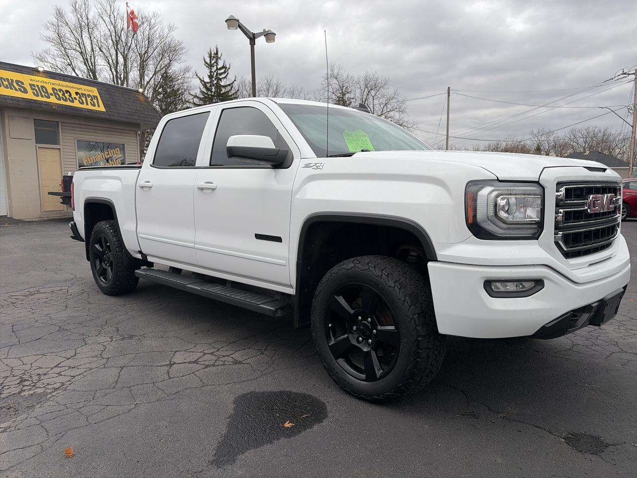 2017 GMC Sierra 1500 SLE-ELEVATION-GREAT KM-CLEAN CARFAX Photo3