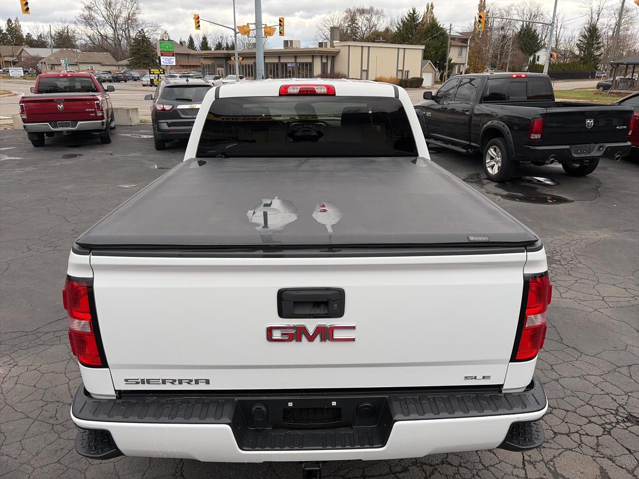 2017 GMC Sierra 1500 SLE-ELEVATION-GREAT KM-CLEAN CARFAX Photo