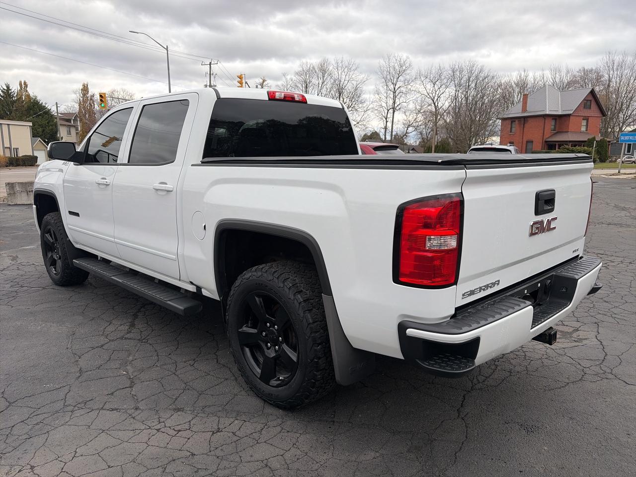 2017 GMC Sierra 1500 SLE-ELEVATION-GREAT KM-CLEAN CARFAX Photo