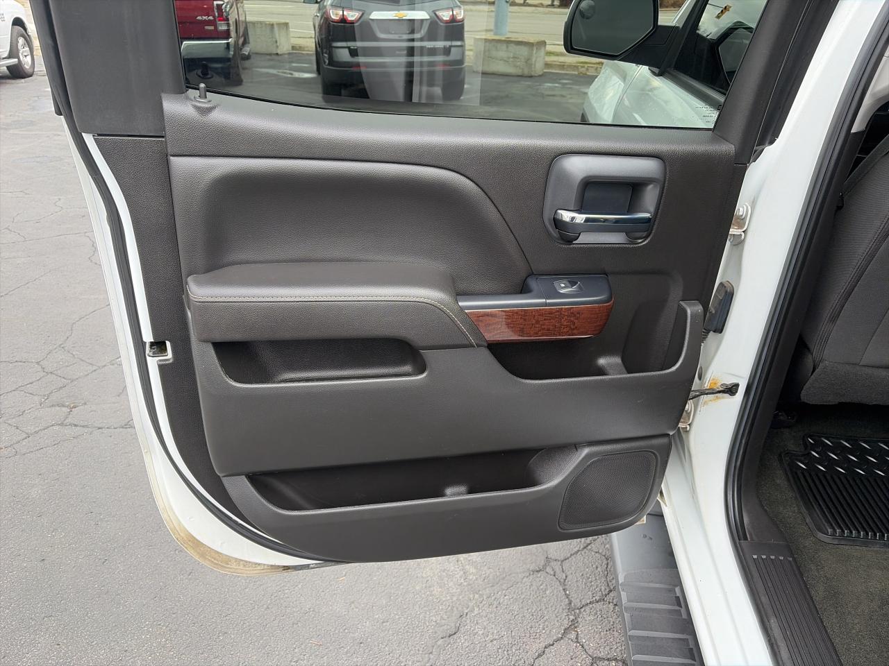 2017 GMC Sierra 1500 SLE-ELEVATION-GREAT KM-CLEAN CARFAX Photo