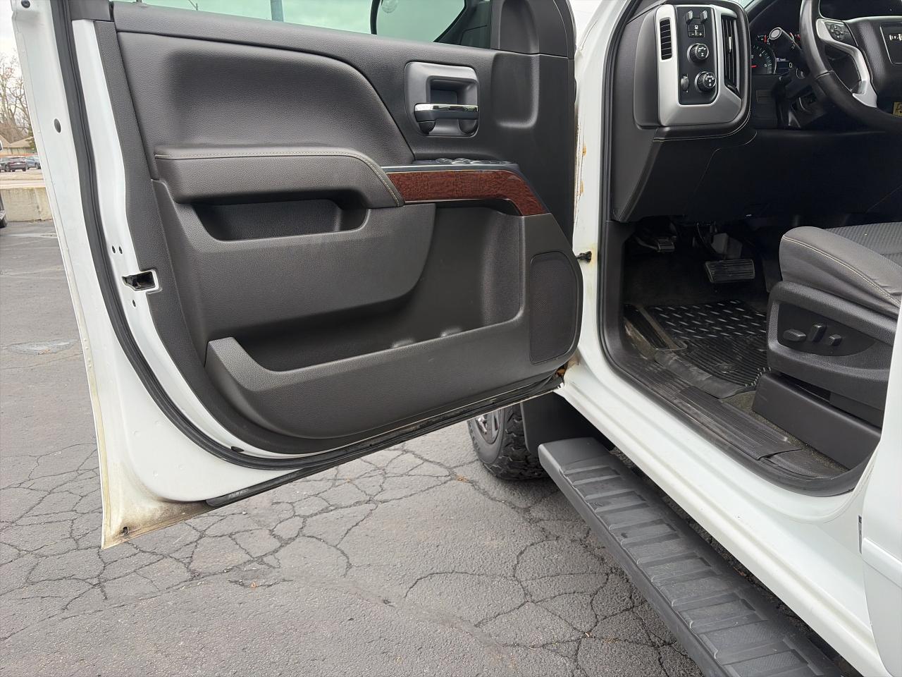 2017 GMC Sierra 1500 SLE-ELEVATION-GREAT KM-CLEAN CARFAX Photo