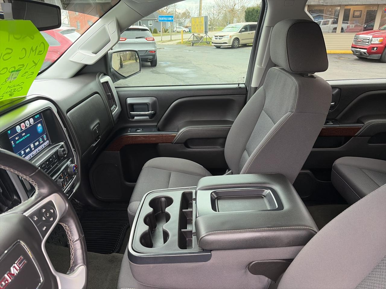 2017 GMC Sierra 1500 SLE-ELEVATION-GREAT KM-CLEAN CARFAX Photo