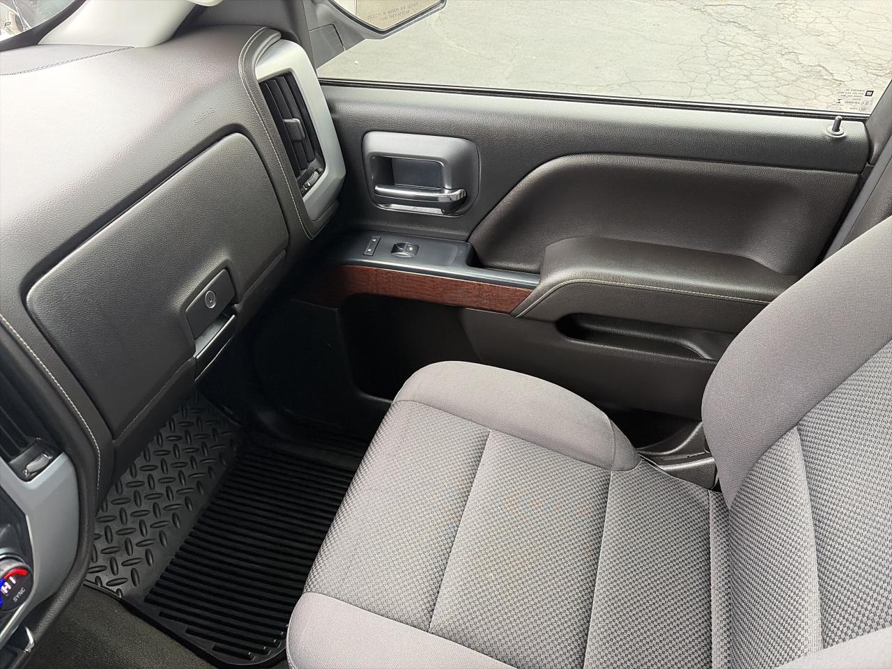 2017 GMC Sierra 1500 SLE-ELEVATION-GREAT KM-CLEAN CARFAX Photo