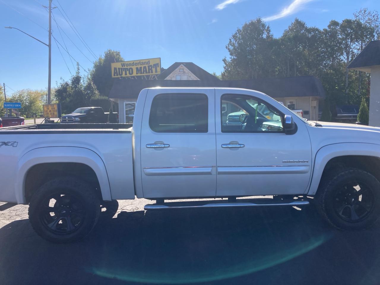 2012 GMC Sierra 1500 SLT-LEATHER-LOADED-5.3-4X4 Photo