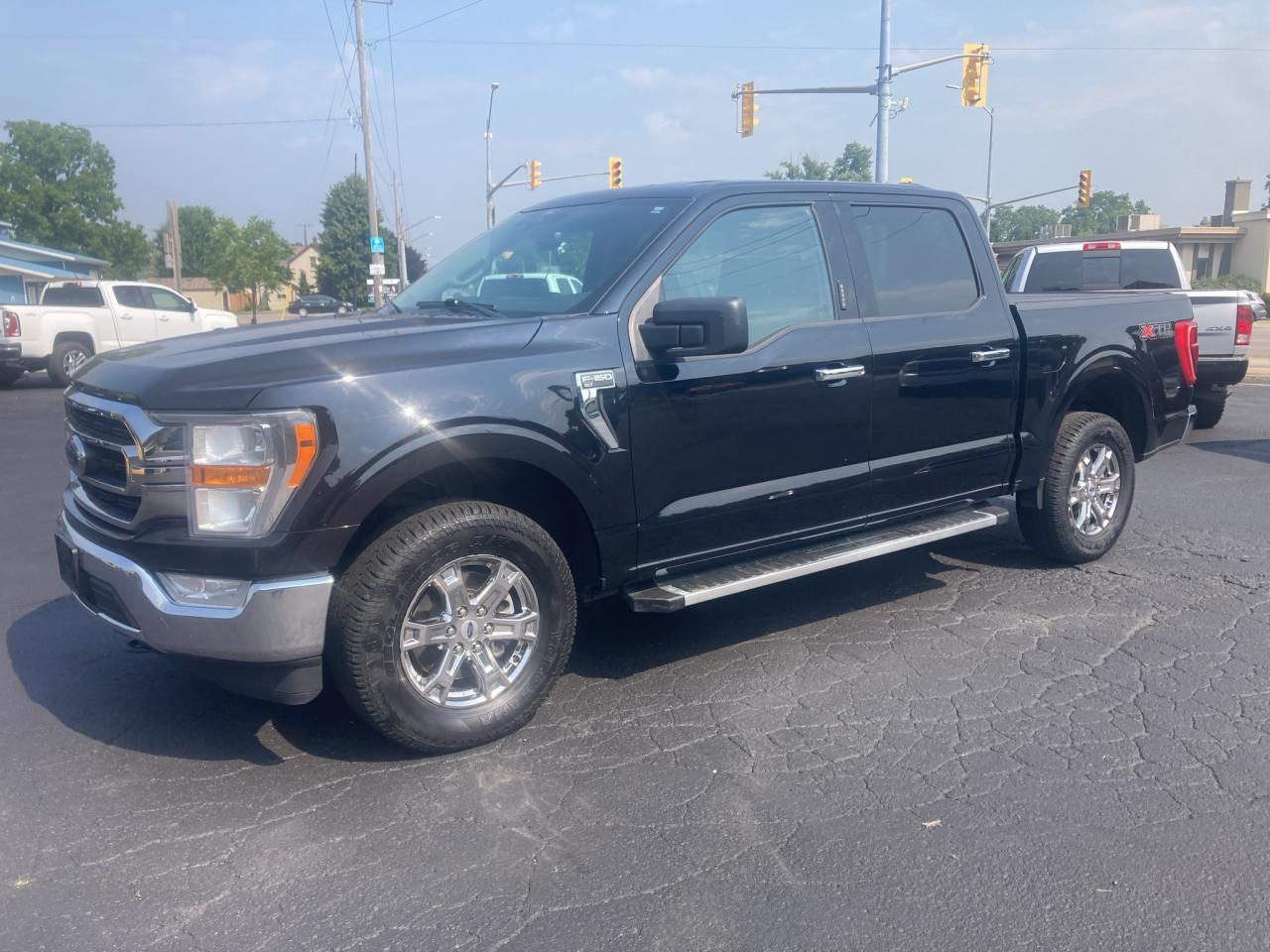 2022 Ford F-150 XLT-FULL CREW-TOW PACKAGE-CLEAN CARFAX Photo0