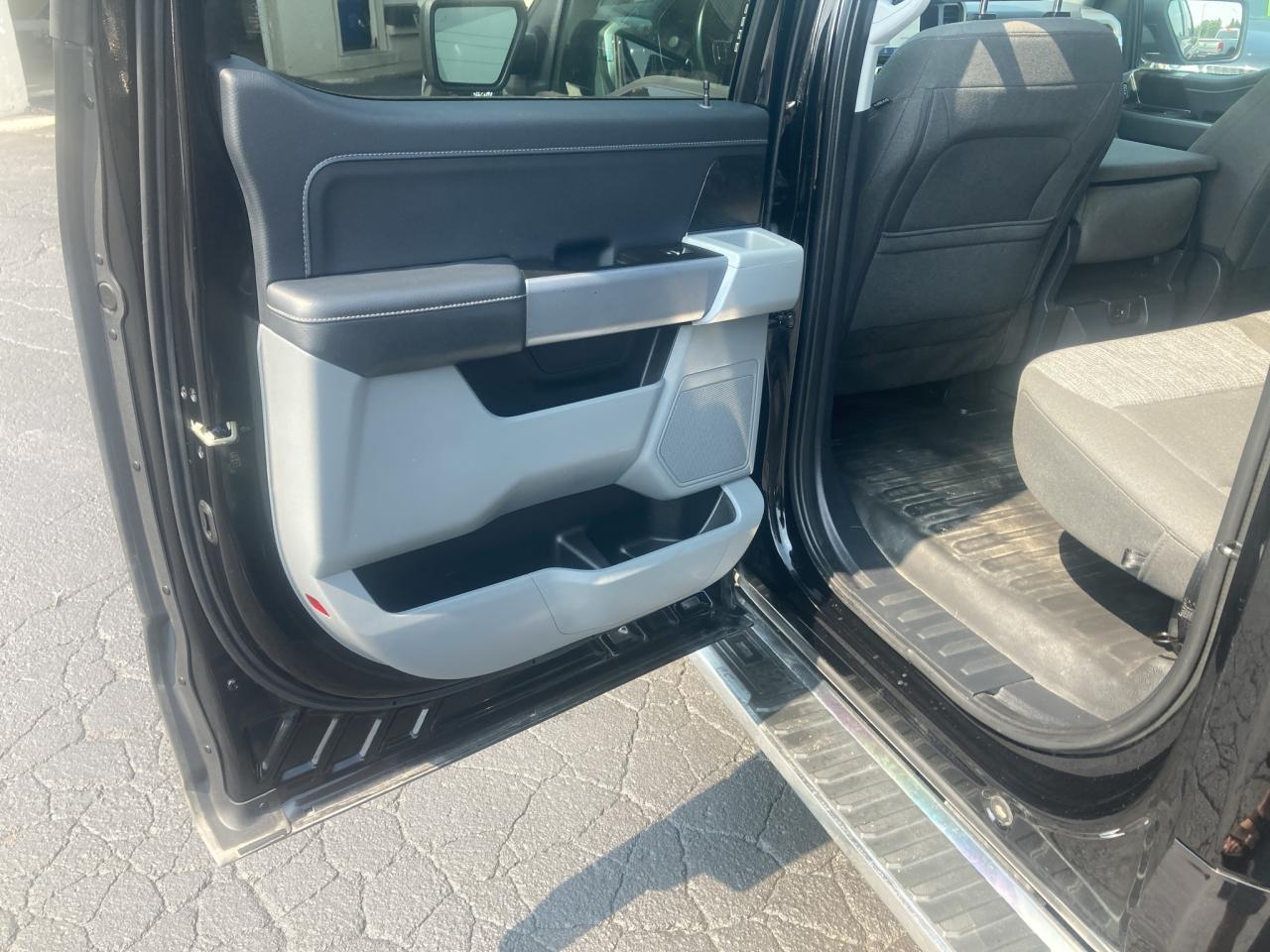 2022 Ford F-150 XLT-FULL CREW-TOW PACKAGE-CLEAN CARFAX Photo