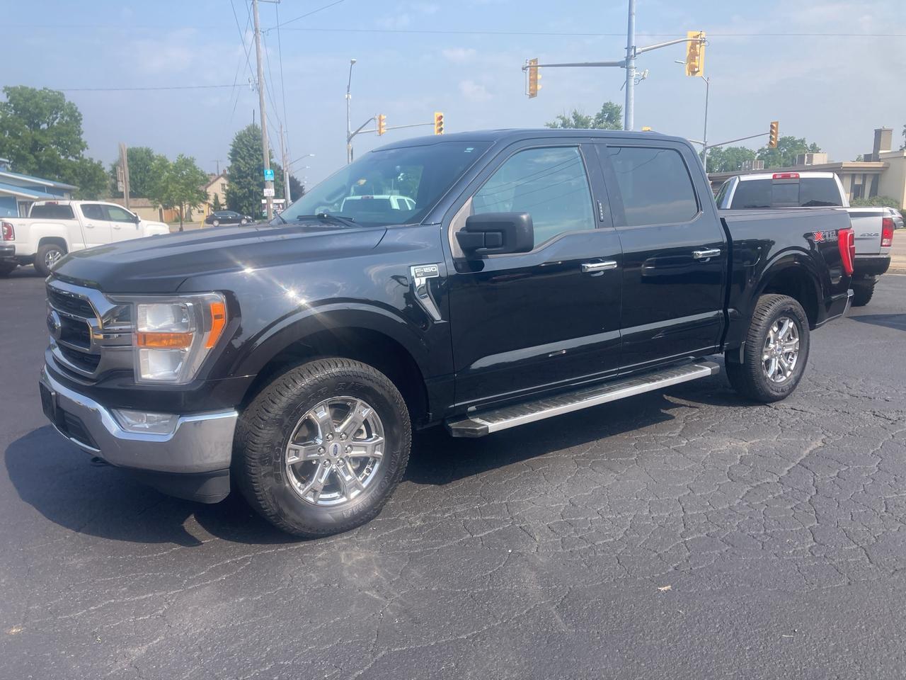 2022 Ford F-150 XLT-FULL CREW-TOW PACKAGE-CLEAN CARFAX Photo0