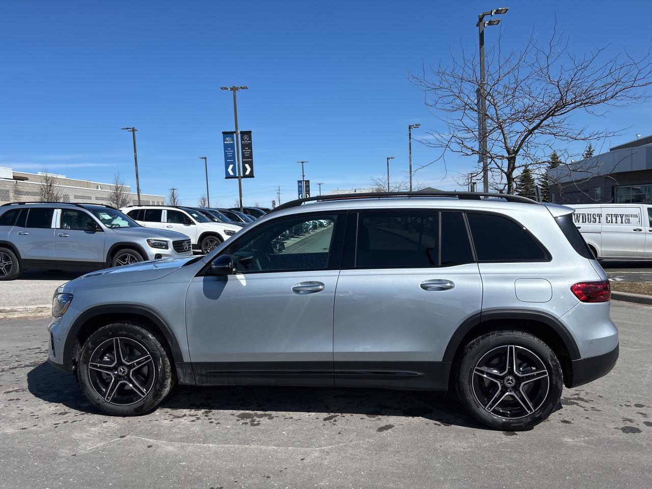 2025 Mercedes-Benz GLB 250 4MATIC Photo2