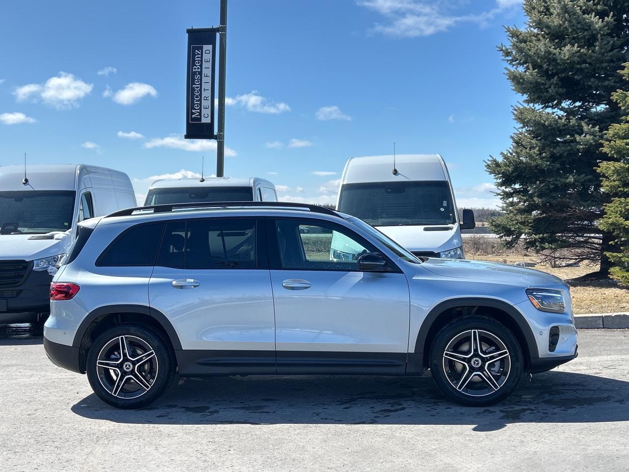 2025 Mercedes-Benz GLB 250 4MATIC Photo