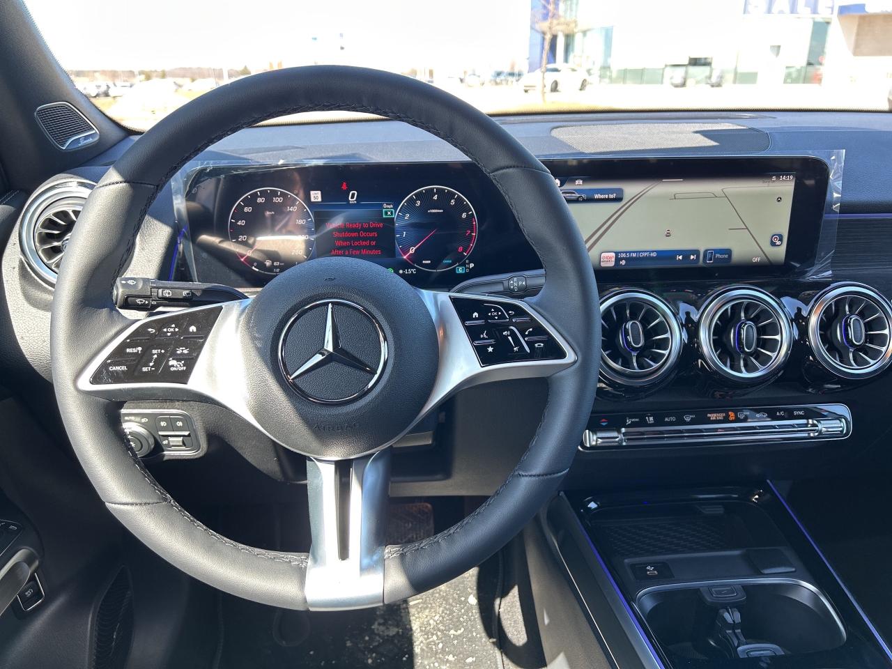2025 Mercedes-Benz GLB 250 4MATIC Photo
