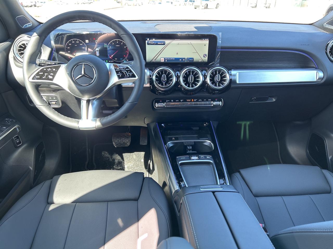 2025 Mercedes-Benz GLB 250 4MATIC Photo