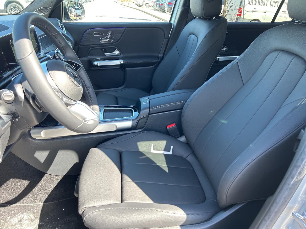 2025 Mercedes-Benz GLB 250 4MATIC Photo