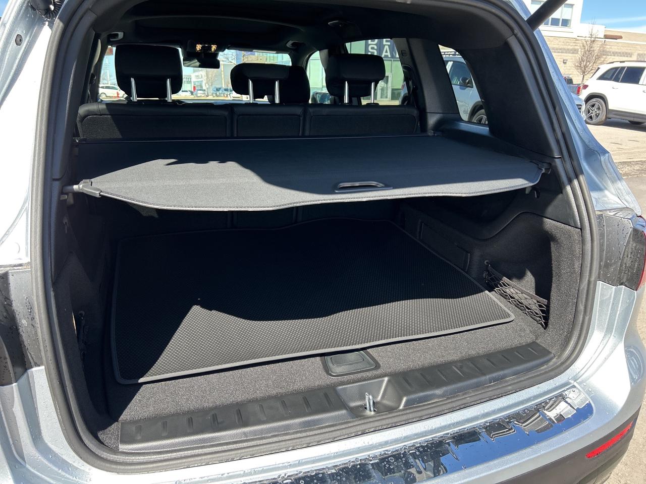 2025 Mercedes-Benz GLB 250 4MATIC Photo