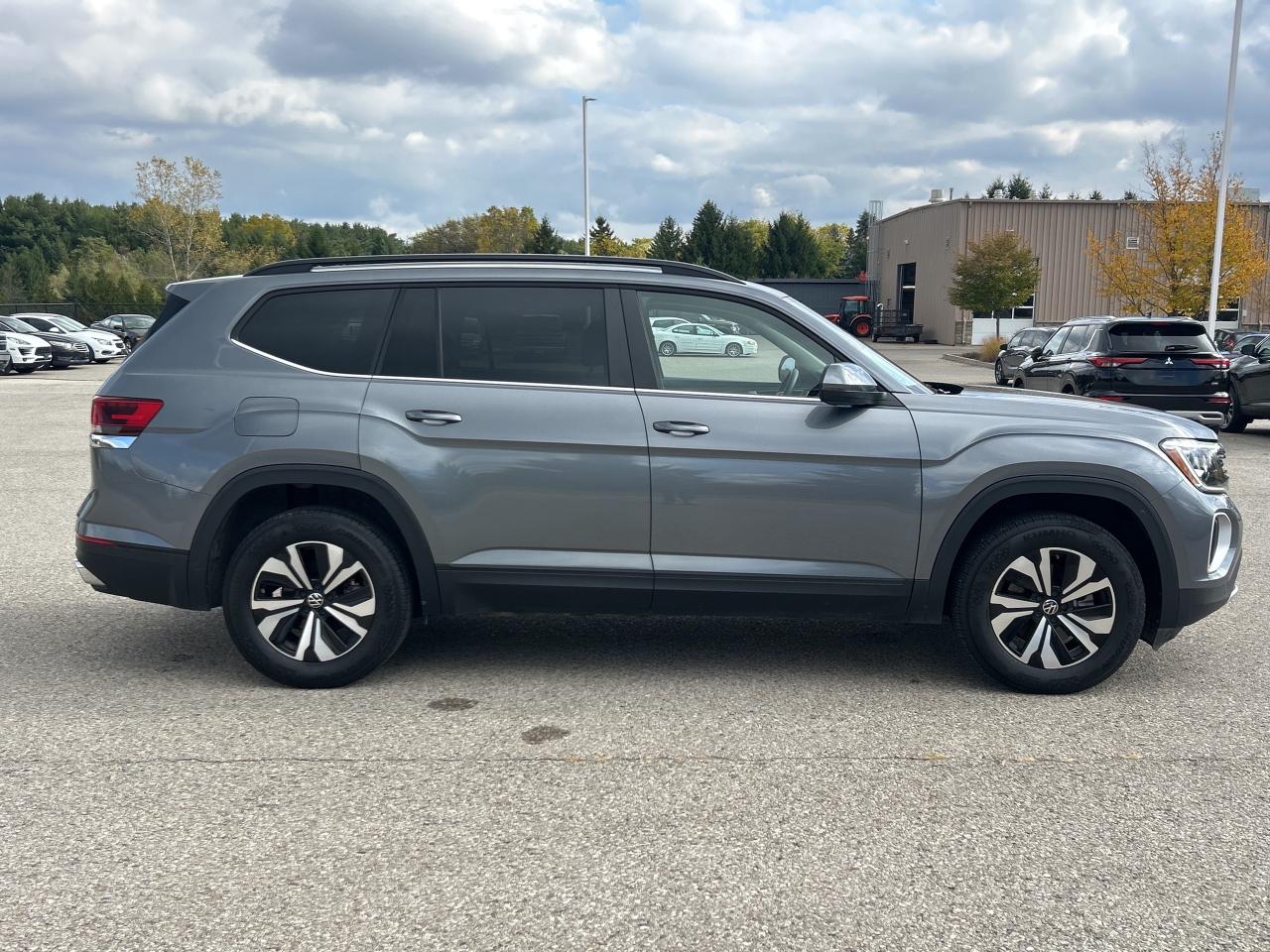 2024 Volkswagen Atlas Comfortline 2.0 TSI 4MOTION   Heated/Cooled Seats Photo2