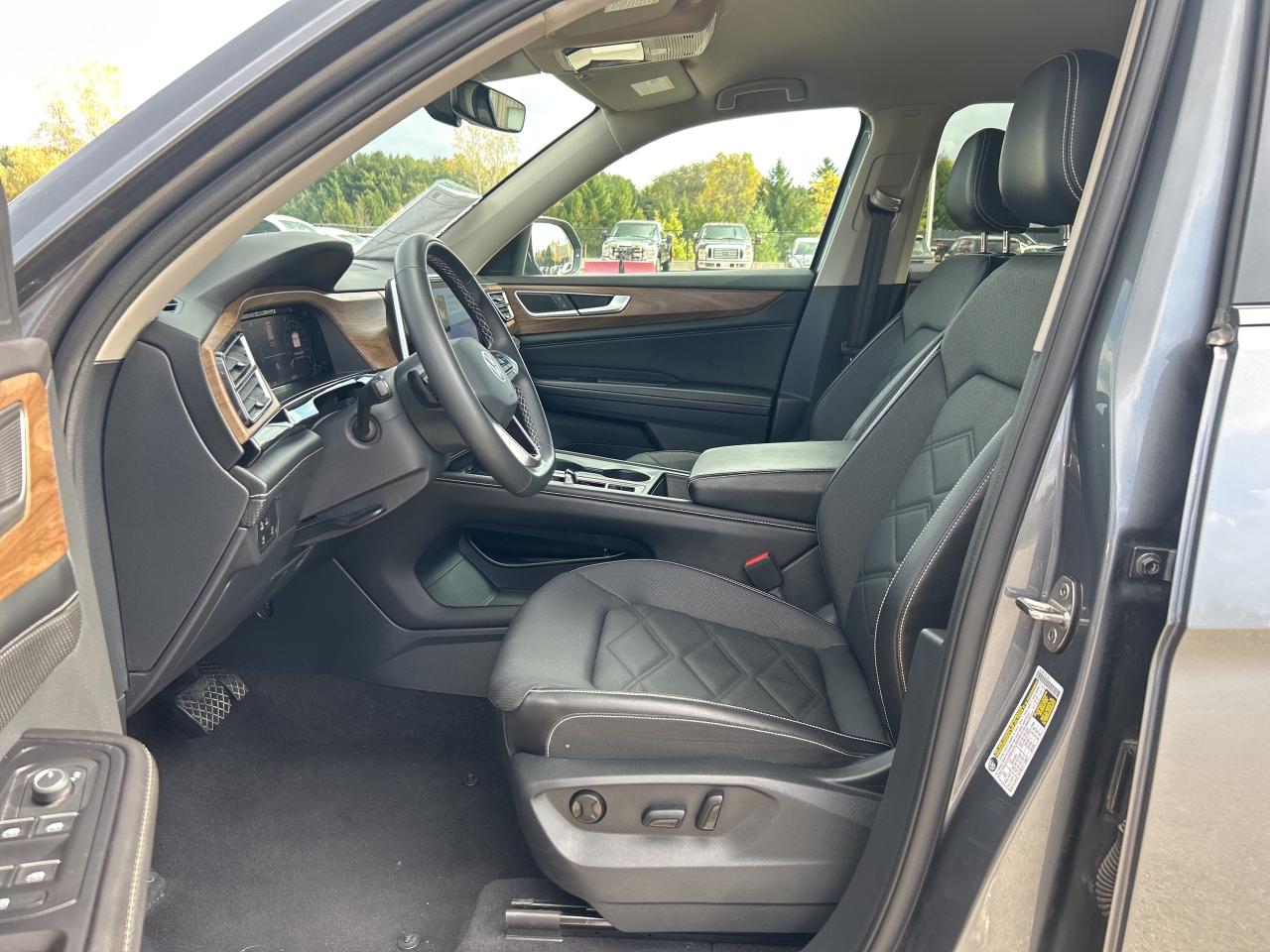 2024 Volkswagen Atlas Comfortline 2.0 TSI 4MOTION   Heated/Cooled Seats Photo