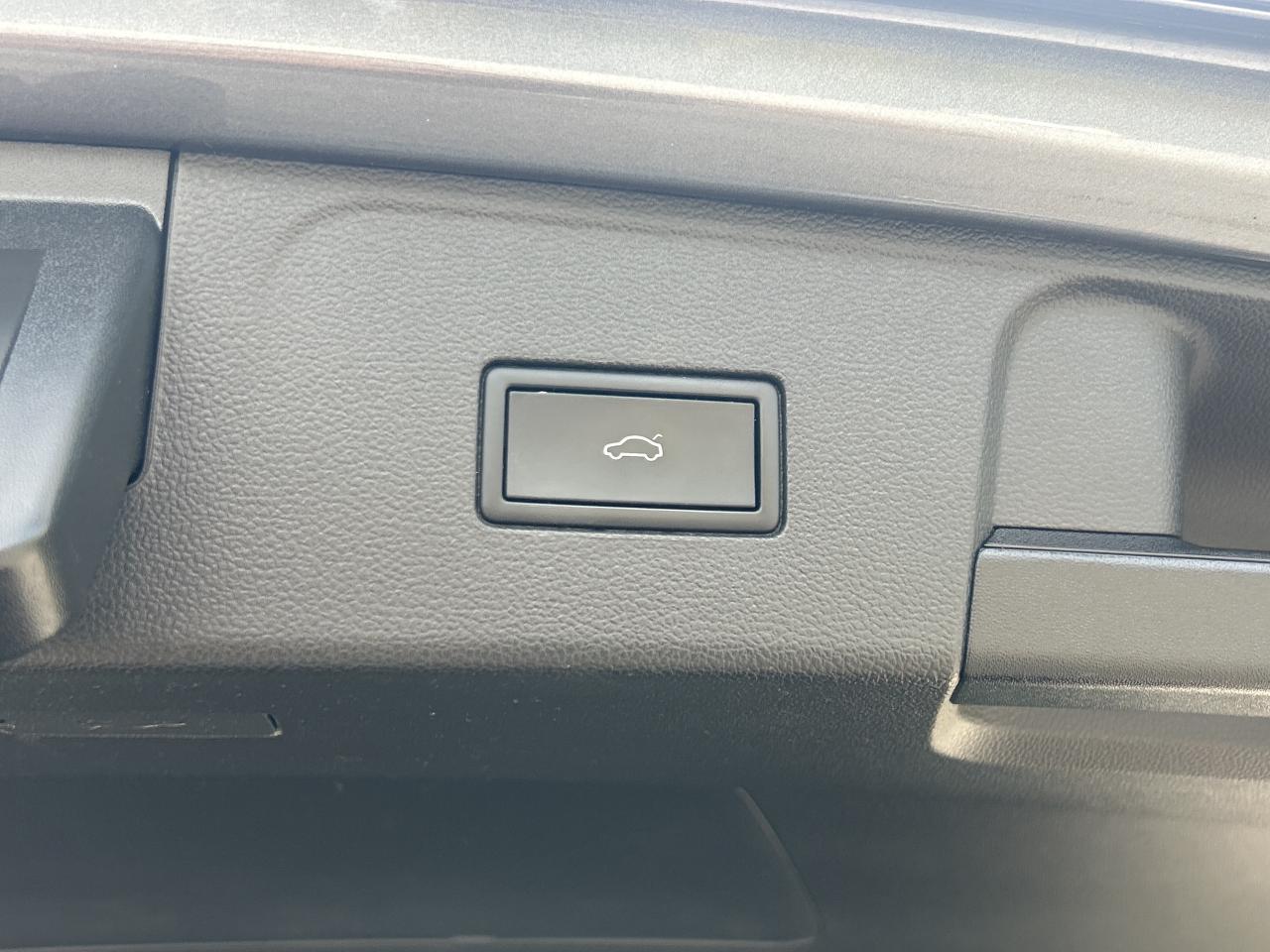 2024 Volkswagen Atlas Comfortline 2.0 TSI 4MOTION   Heated/Cooled Seats Photo