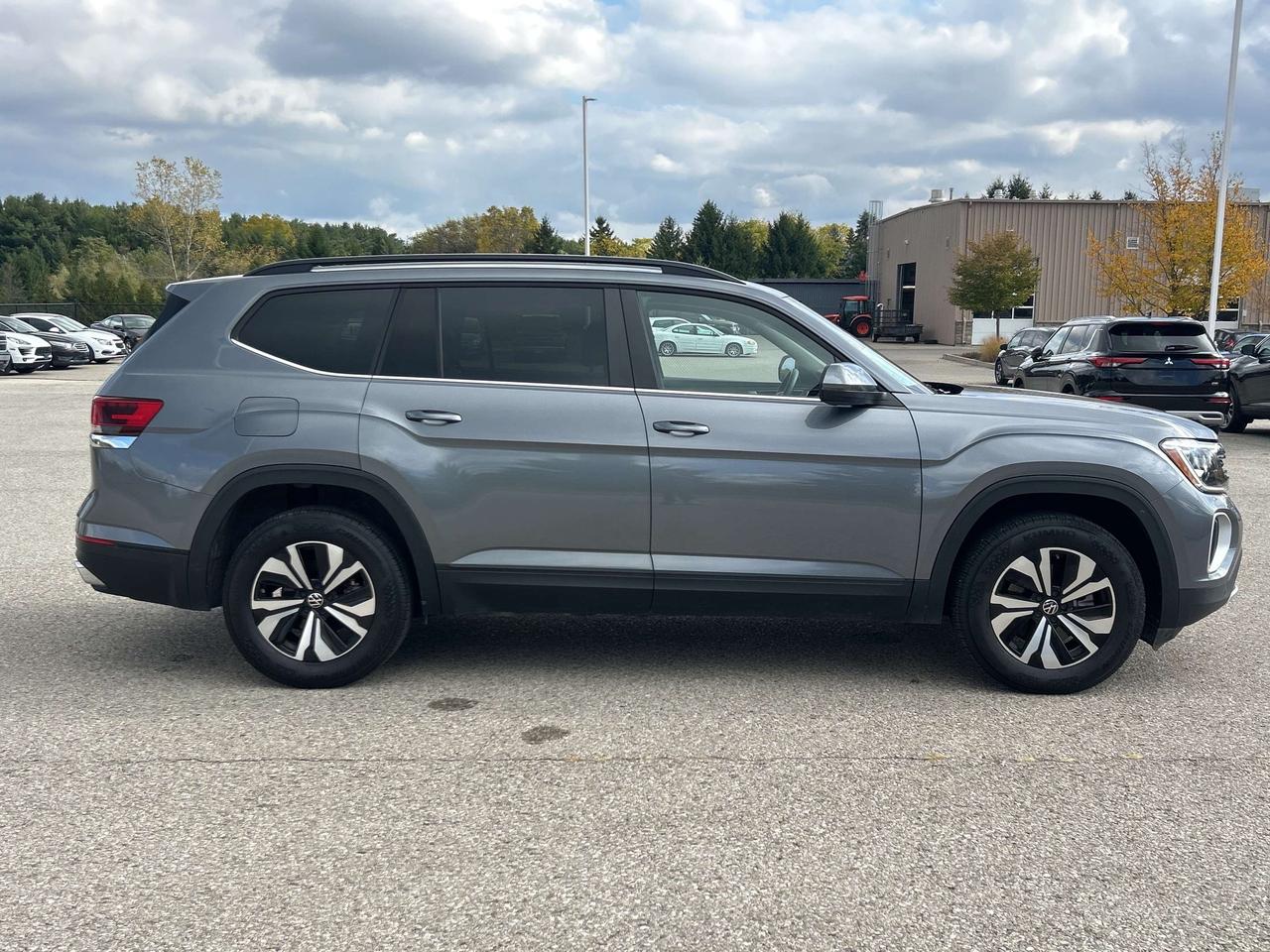 2024 Volkswagen Atlas Comfortline 2.0 TSI 4MOTION   Heated/Cooled Seats Photo