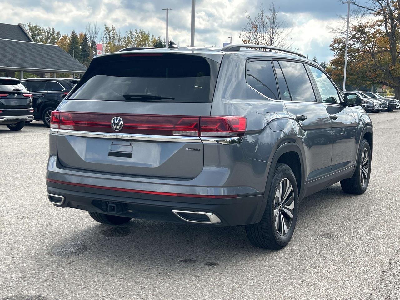 2024 Volkswagen Atlas Comfortline 2.0 TSI 4MOTION   Heated/Cooled Seats Photo3
