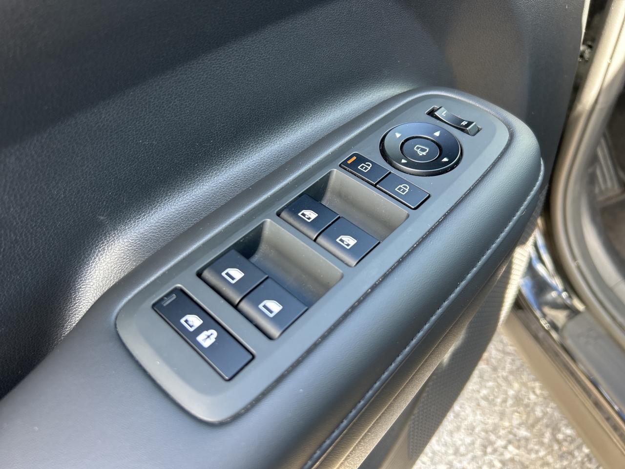 2025 Hyundai Santa Fe XRT AWD   Sunroof   Heated Seats & Steering Wheel Photo