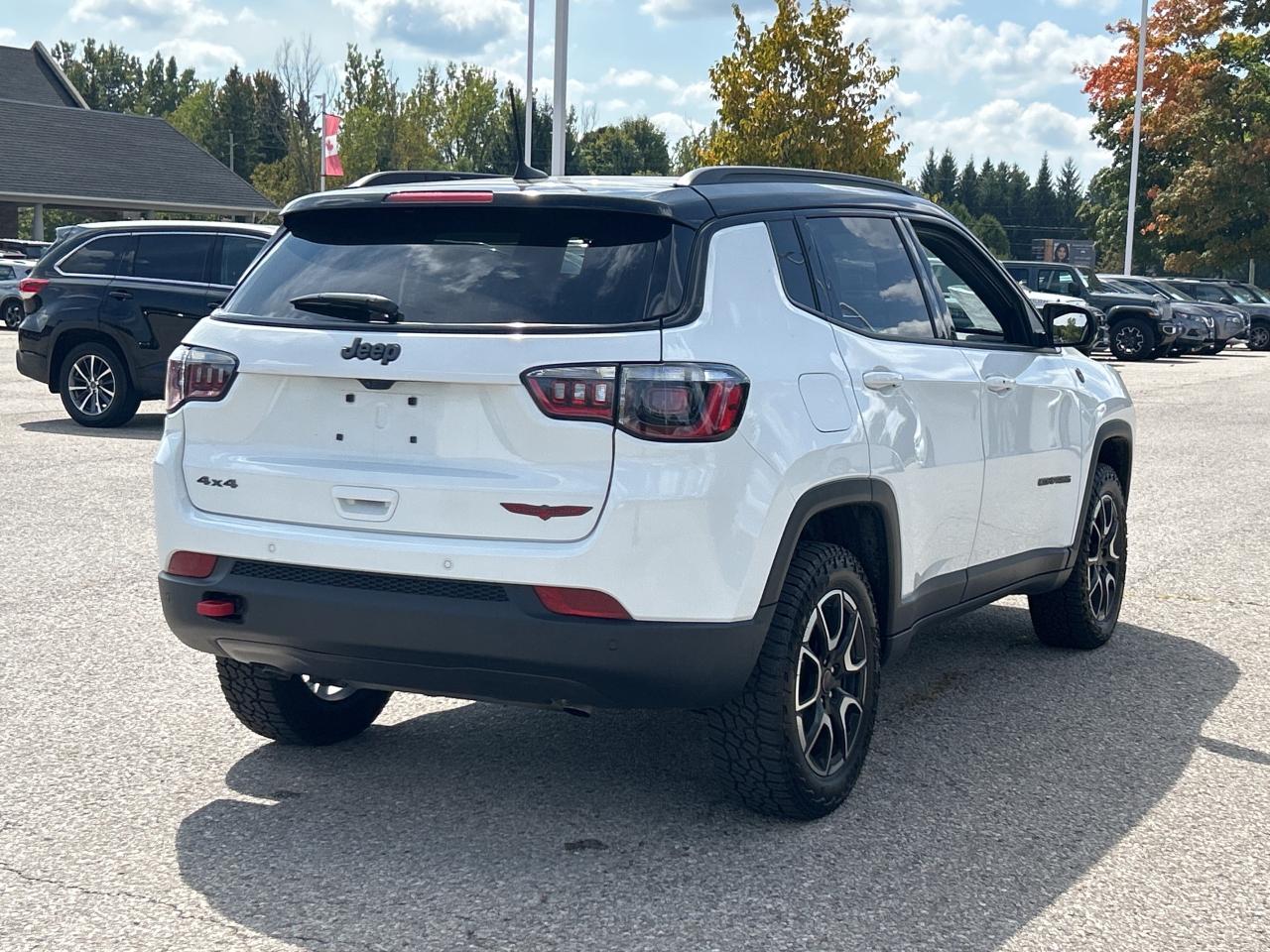 2025 Jeep Compass Trailhawk 4x4   Nav.   Pano Roof   Heated Seats Photo3