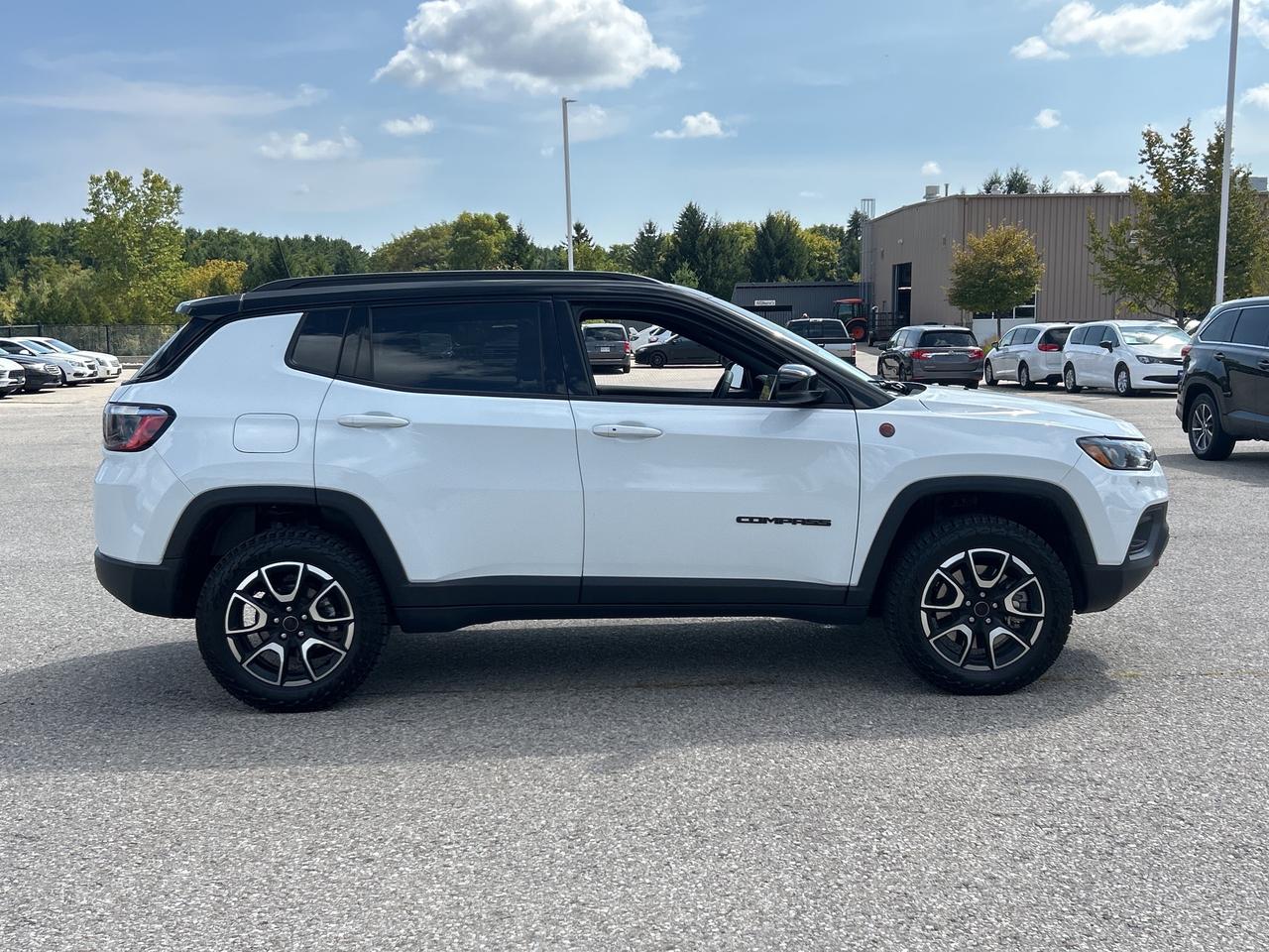 2025 Jeep Compass Trailhawk 4x4   Nav.   Pano Roof   Heated Seats Photo2