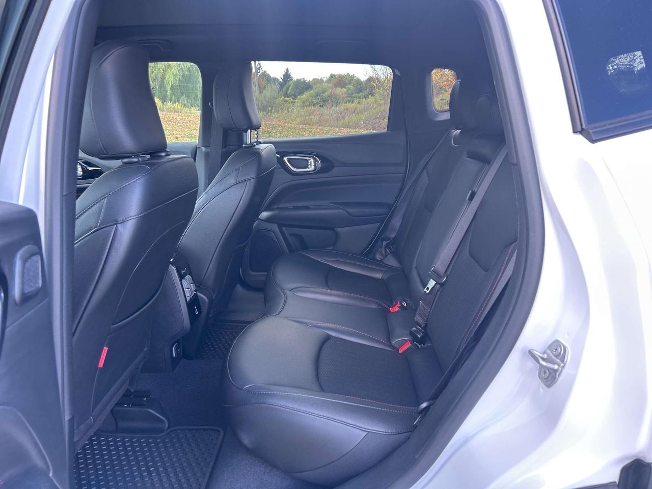 2025 Jeep Compass Trailhawk 4x4   Nav.   Pano Roof   Heated Seats Photo