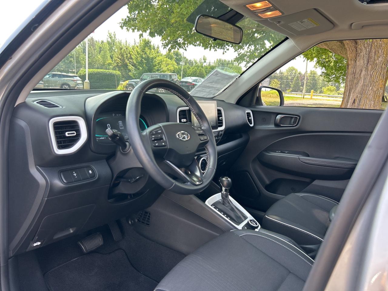 2024 Hyundai Venue Ultimate   Sunroof   Heated Seats & Steering Wheel Photo