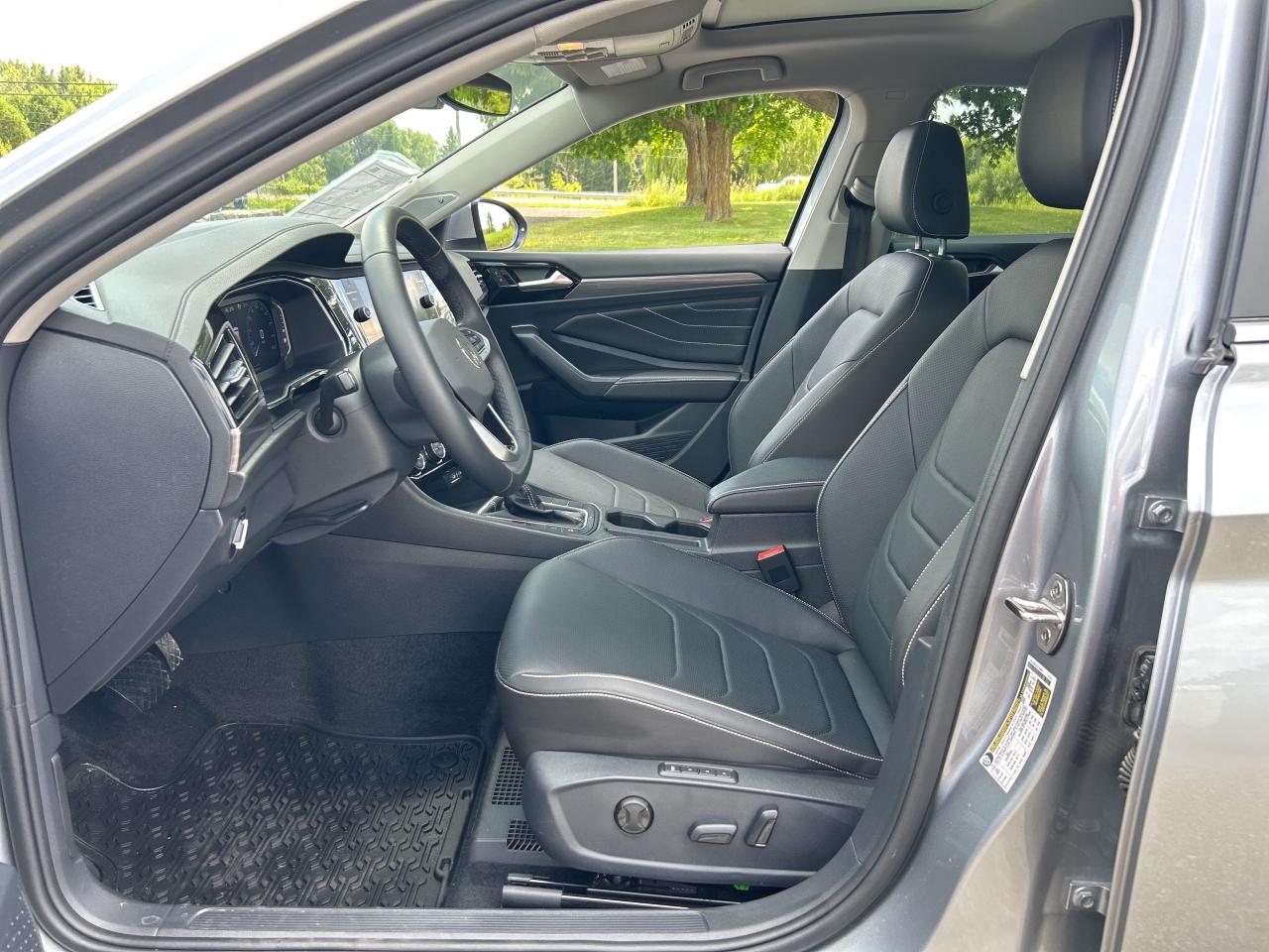 2024 Volkswagen Jetta Highline   Nav.   Sunroof   Heated/Cooled Seats Photo