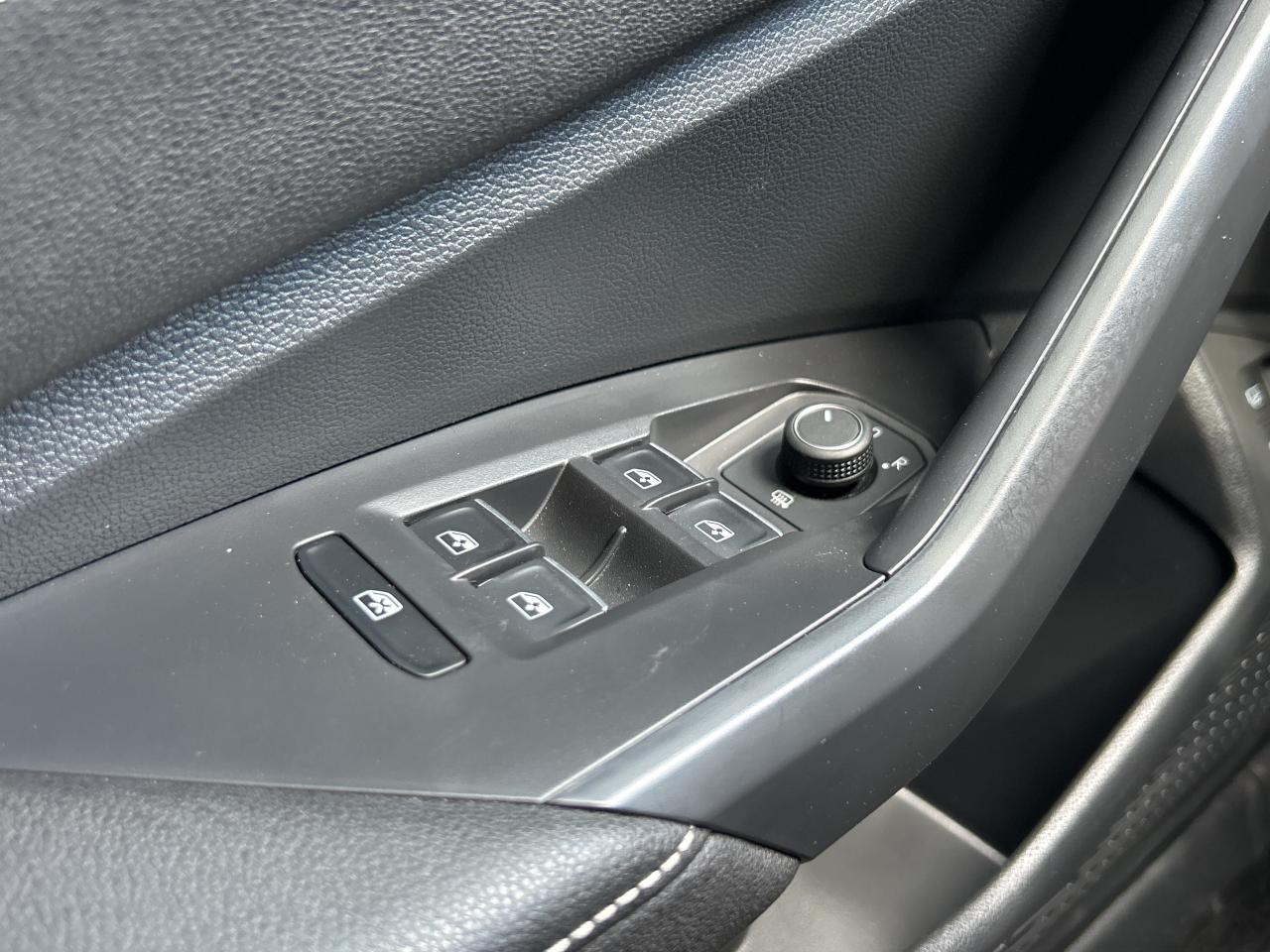 2024 Volkswagen Jetta Highline   Nav.   Sunroof   Heated/Cooled Seats Photo