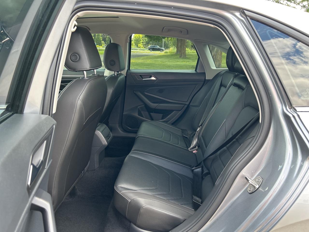 2024 Volkswagen Jetta Highline   Nav.   Sunroof   Heated/Cooled Seats Photo