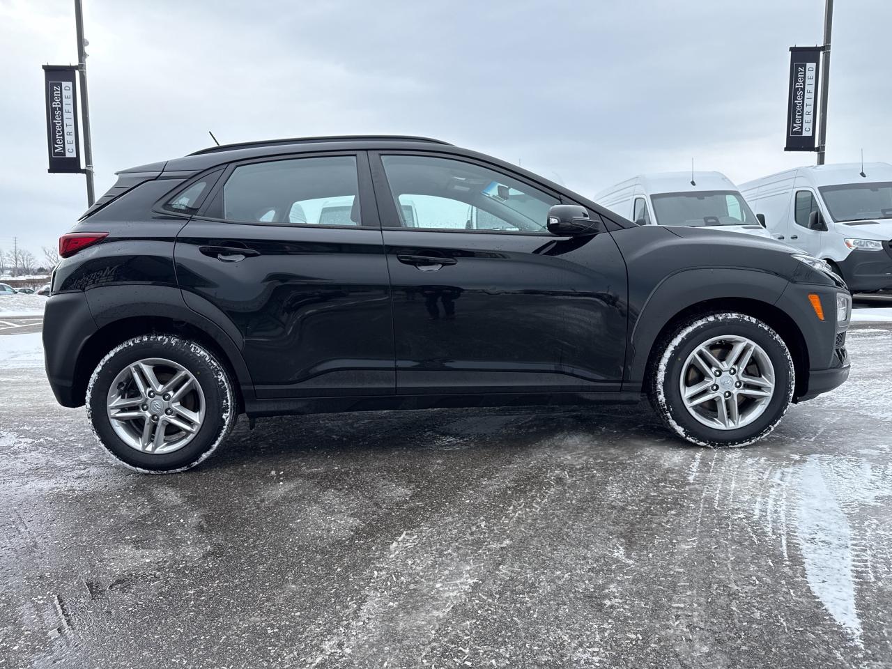 2021 Hyundai KONA 2.0L Essential AWD Photo4