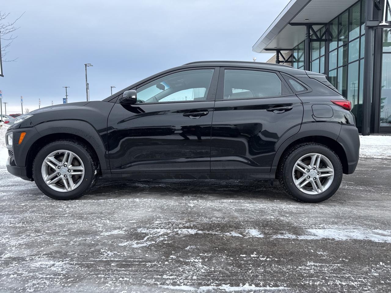 2021 Hyundai KONA 2.0L Essential AWD Photo