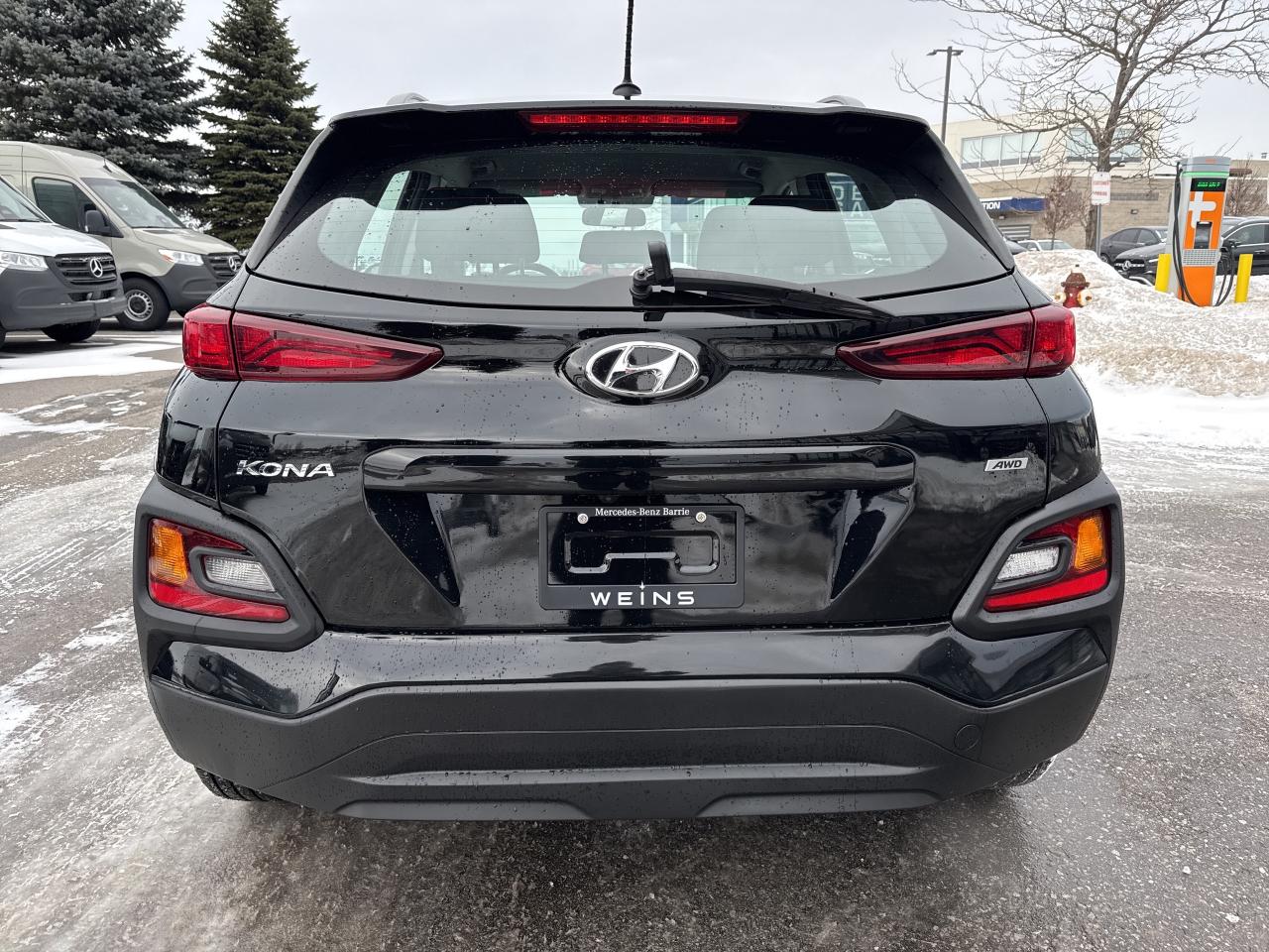 2021 Hyundai KONA 2.0L Essential AWD Photo