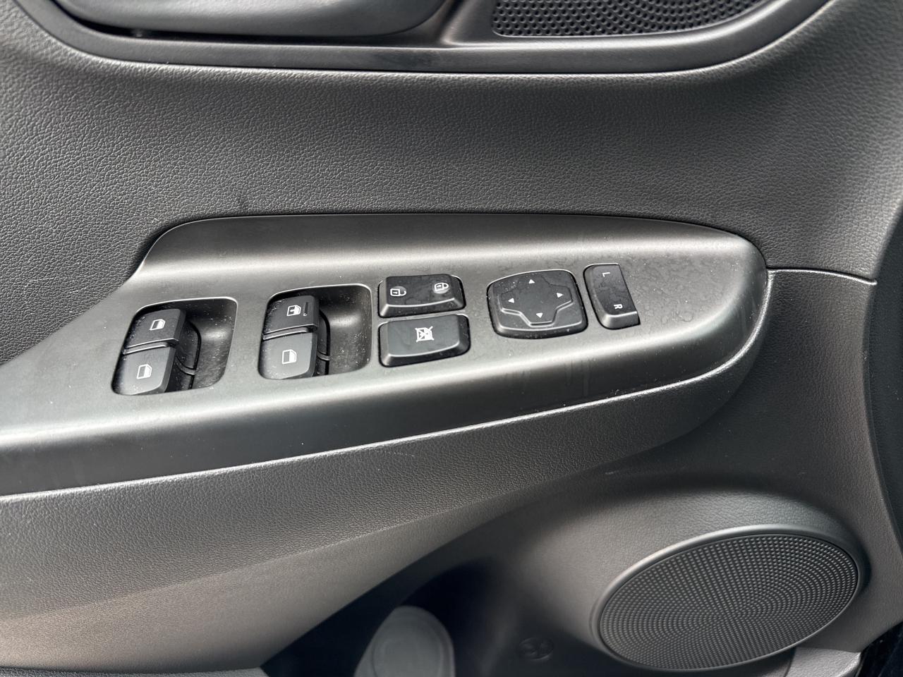 2021 Hyundai KONA 2.0L Essential AWD Photo