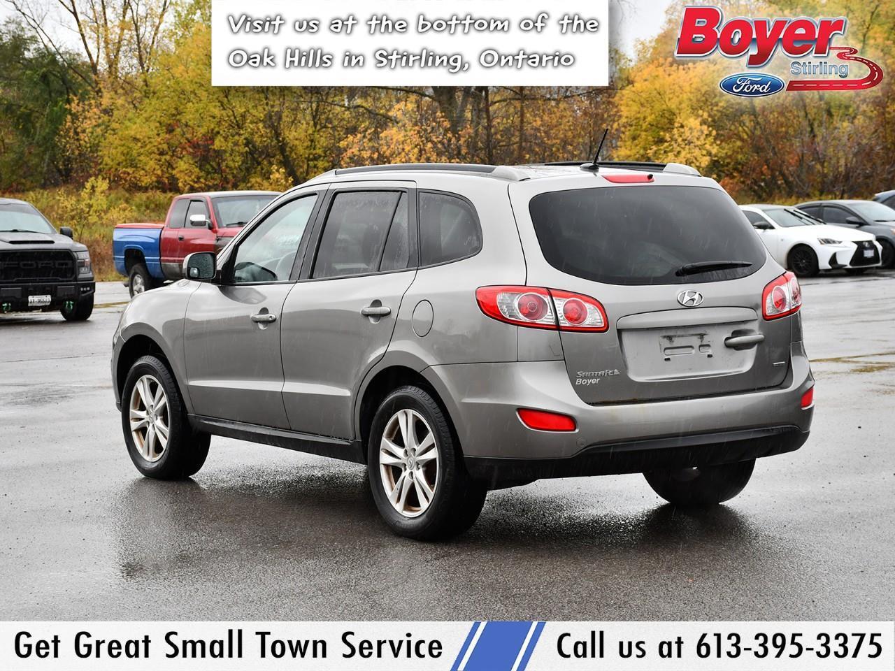 2012 Hyundai Santa Fe GL 2.4 Premium VEHICLE SOLD AS TRADED! Photo