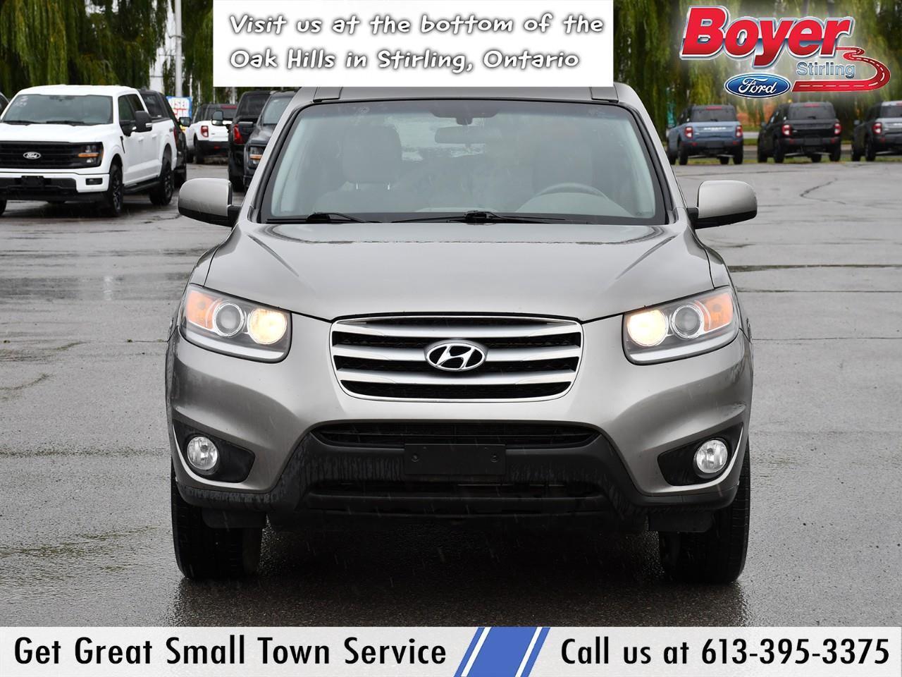 2012 Hyundai Santa Fe GL 2.4 Premium VEHICLE SOLD AS TRADED! Photo