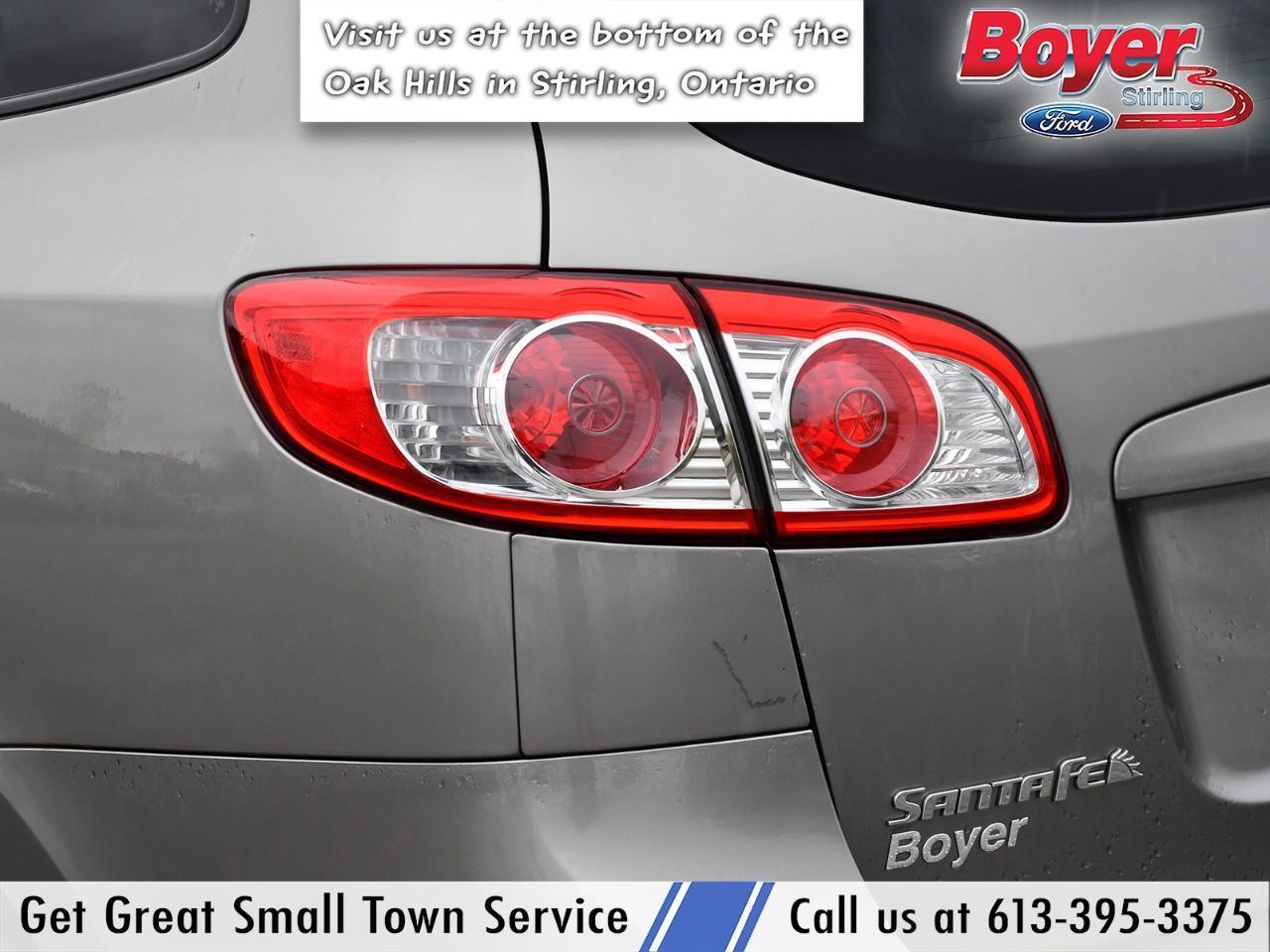 2012 Hyundai Santa Fe GL 2.4 Premium VEHICLE SOLD AS TRADED! Photo