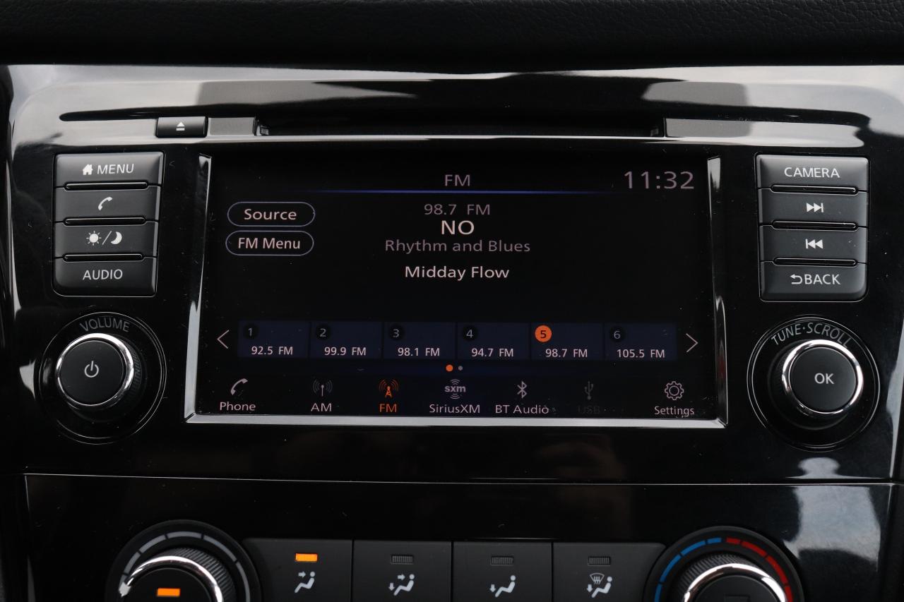 2023 Nissan Qashqai S AWD NO ACCIDENTS CARPLAY B-SPOT HTD SEATS CAMERA Photo