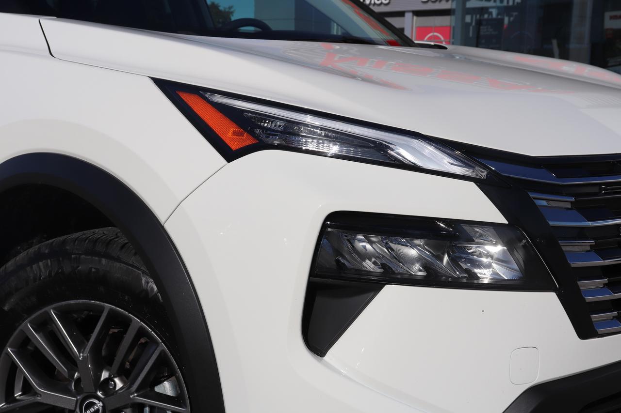 2024 Nissan Rogue S  AWD NO ACCIDENTS REMOTE START B-SPOT CARPLAY Photo