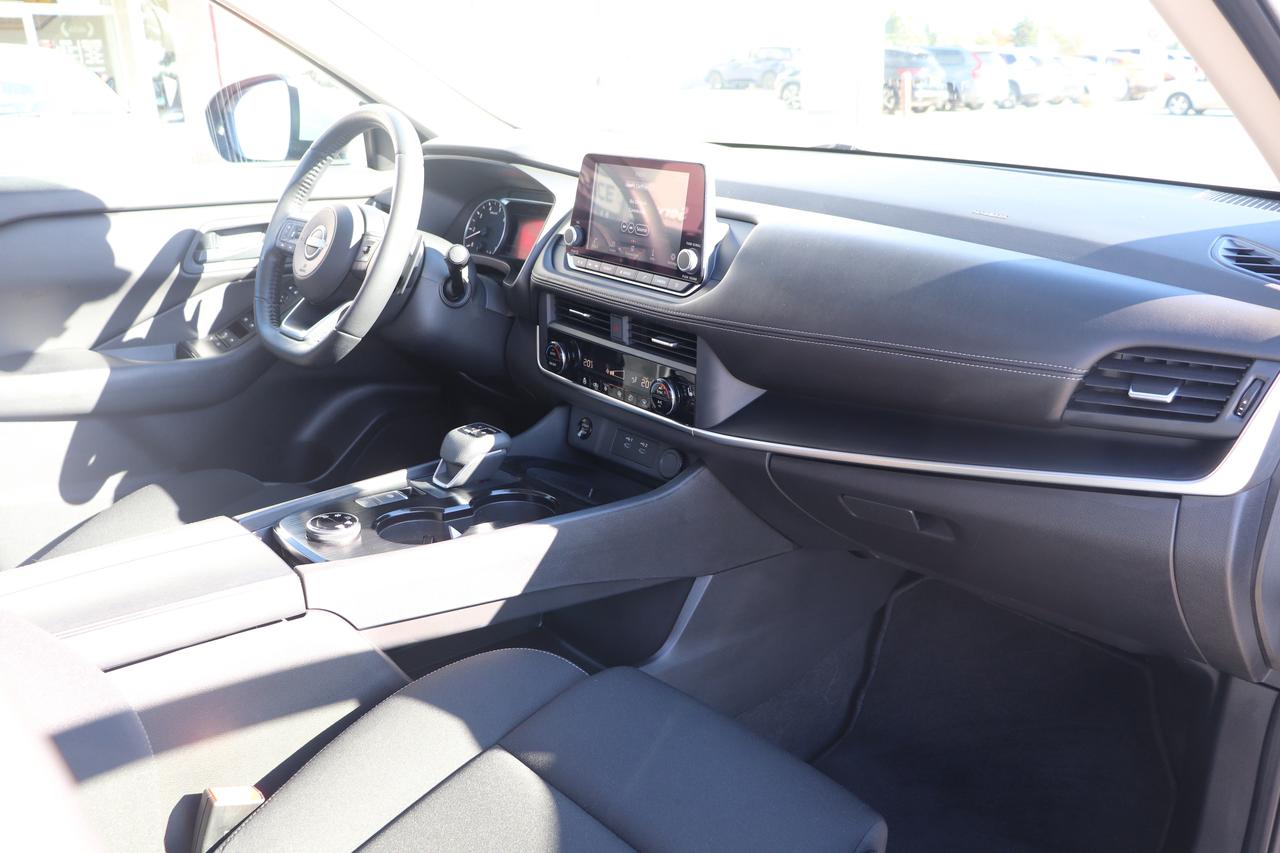 2024 Nissan Rogue S  AWD NO ACCIDENTS REMOTE START B-SPOT CARPLAY Photo