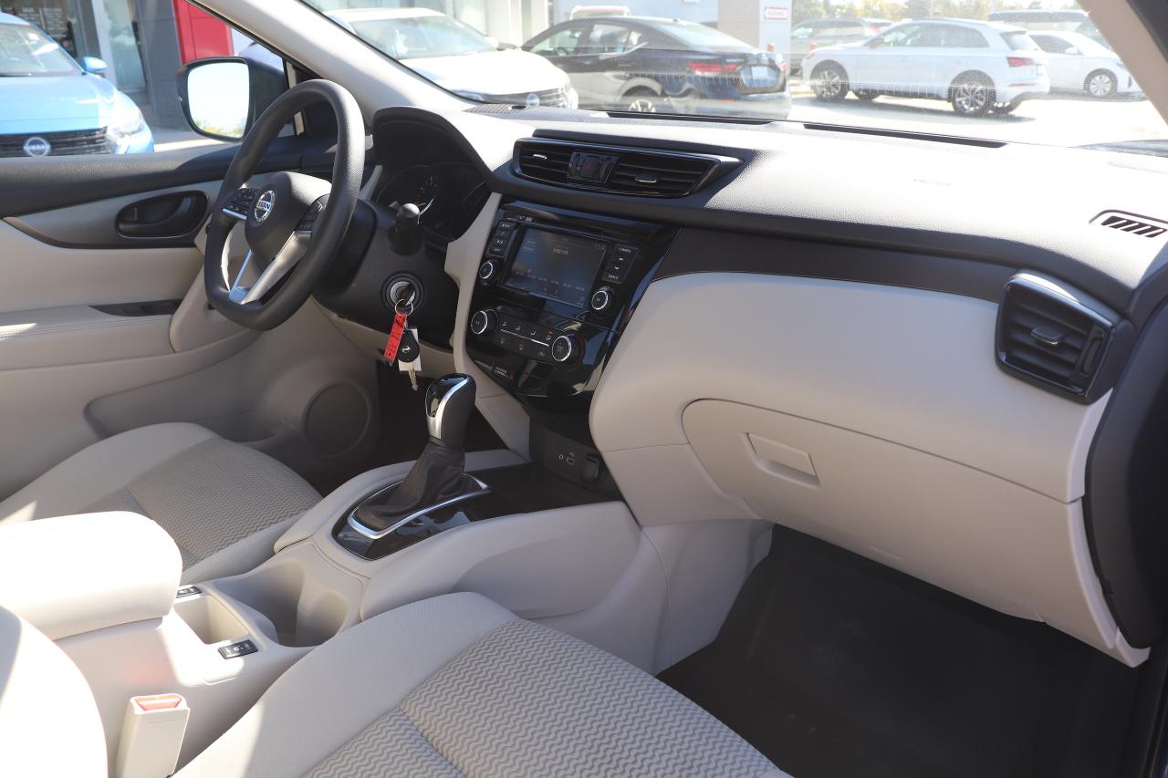 2023 Nissan Qashqai S AWD CARPLAY HEATED SEATS CAMERA BLIND SPOT Photo