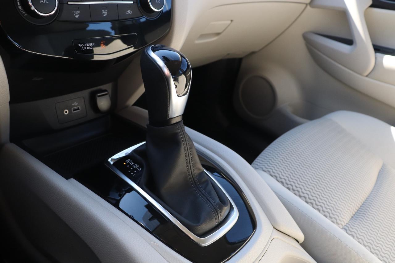 2023 Nissan Qashqai S AWD CARPLAY HEATED SEATS CAMERA BLIND SPOT Photo