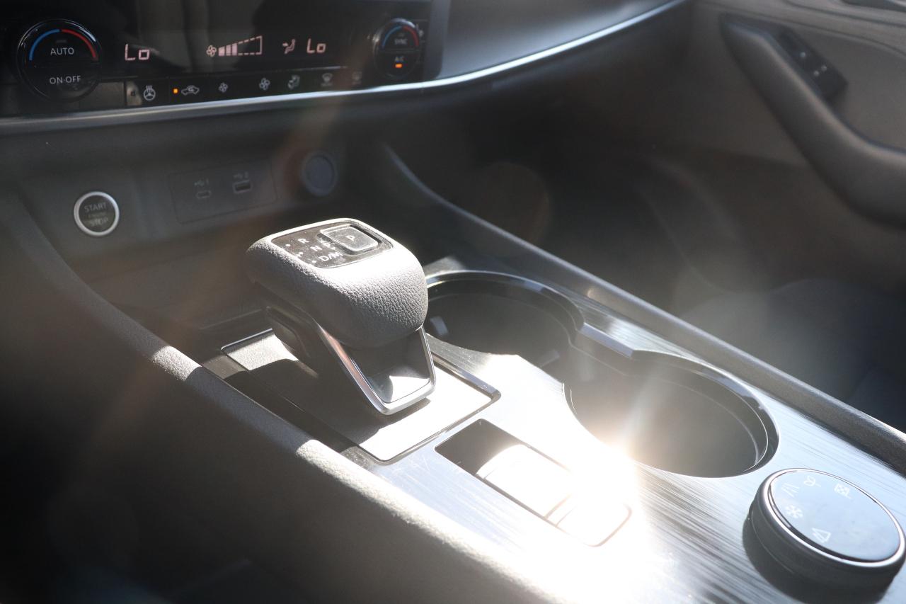 2023 Nissan Rogue S AWD B-SPOT CARPLAY CAMERA HTD SEATS Photo