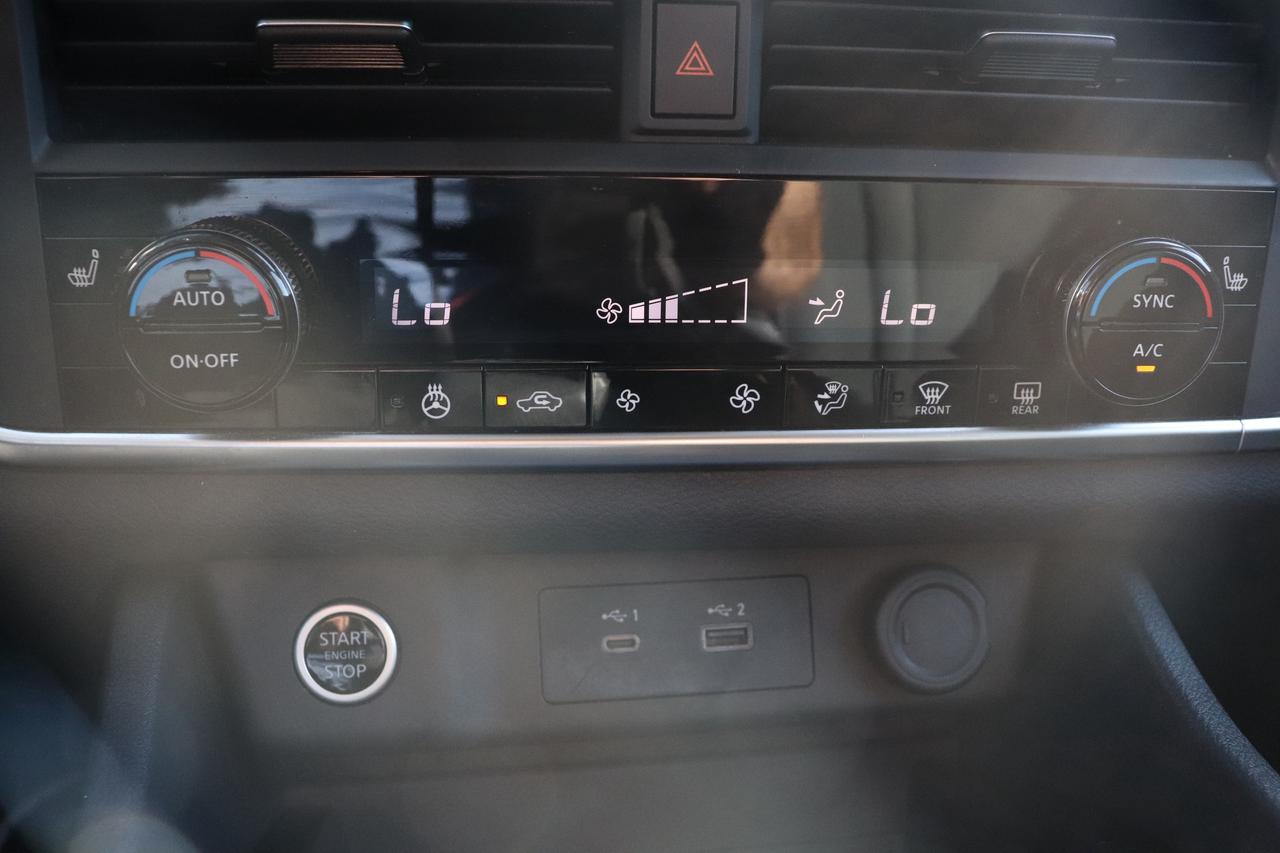 2023 Nissan Rogue S AWD 2023 CLEAROUT CARPLAY HEATED SEATS B-UP CAM Photo