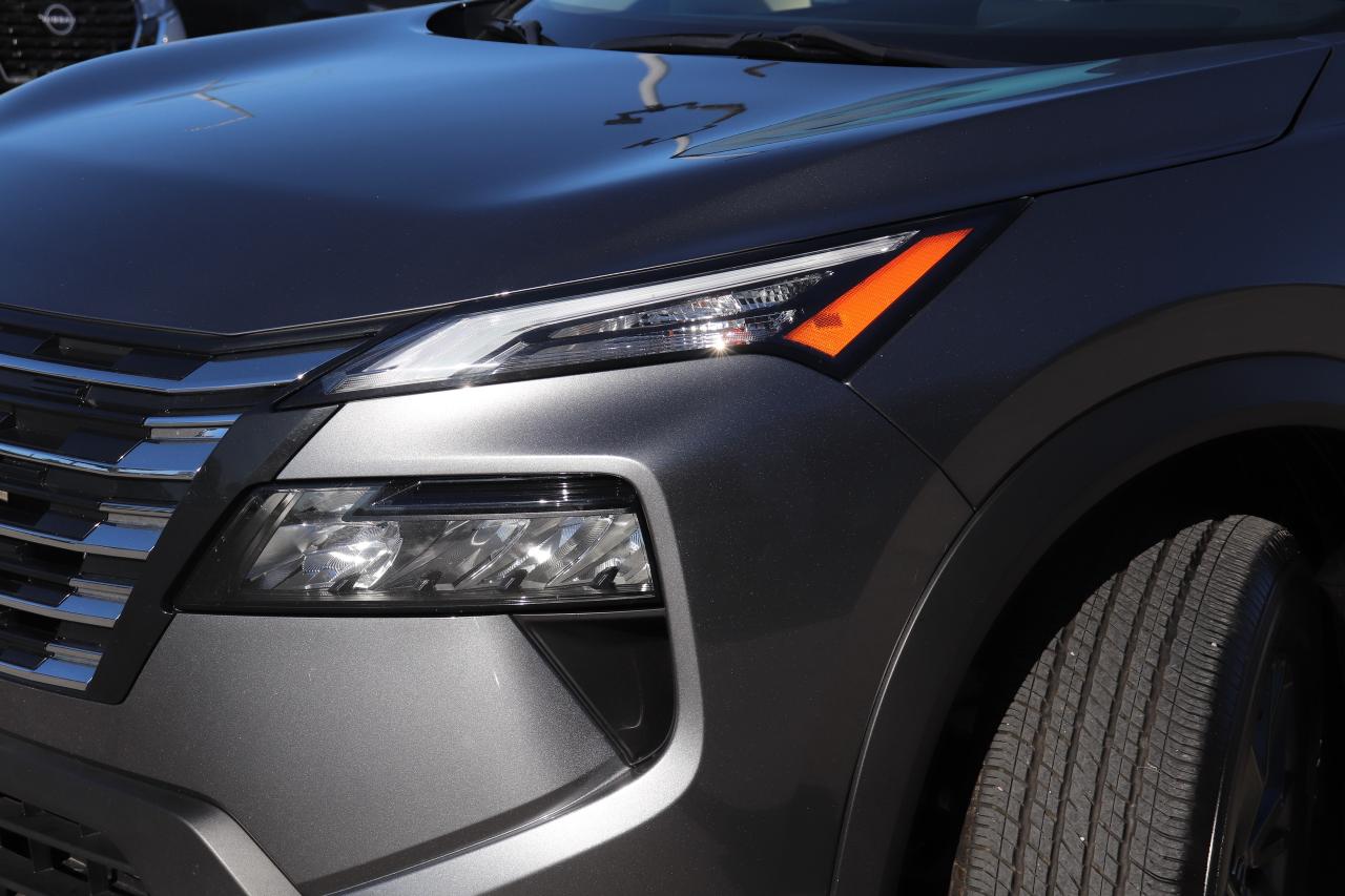 2024 Nissan Rogue S  AWD NO ACCIDENTS REMOTE START B-SPOT CARPLAY Photo